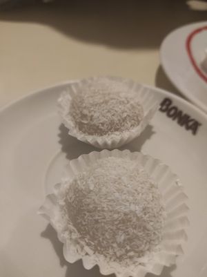 mochi de mango at Vegesana & One Ramen in Barcelona