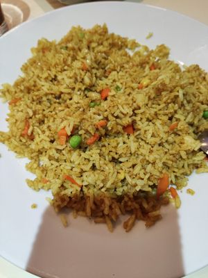 Arroz frito vegano con curry at Vegesana & One Ramen in Barcelona