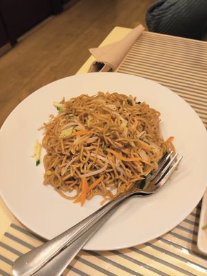 Noodles with vegetables at Vegesana & One Ramen in Barcelona