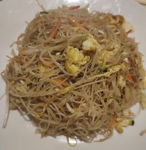 Fideo de arroz wok con huevo at Vegesana & One Ramen in Barcelona