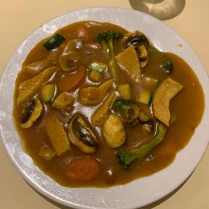 Curry vegano con verduras at Vegesana & One Ramen in Barcelona