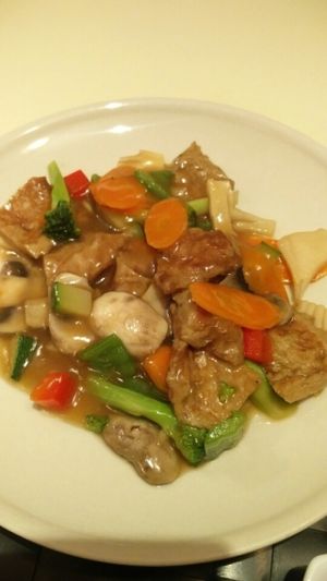 Seitan with vegetables at Vegesana & One Ramen in Barcelona