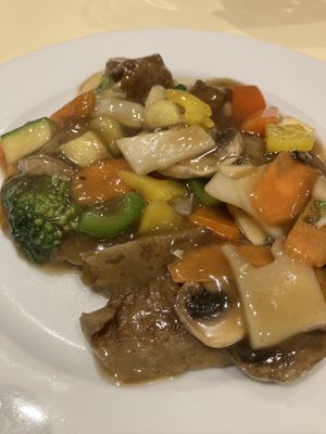 Seitán con verduras en salsa  at Vegesana & One Ramen in Barcelona