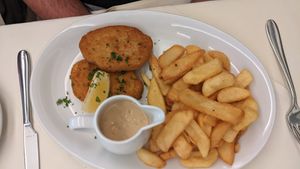 Schnitzel with fries at Landhaus Beckmann in Kalkar