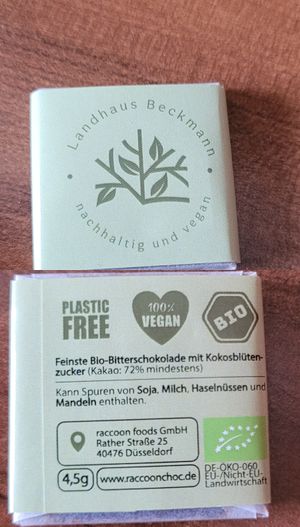 Vegan chocolate at bedside at Landhaus Beckmann in Kalkar