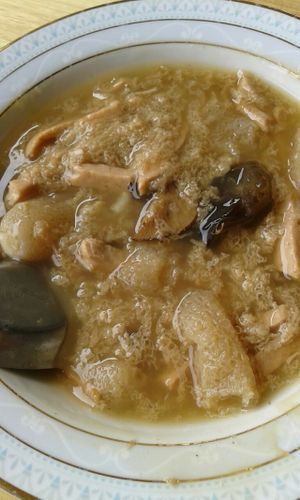 เยื่อไผ่น้ำแดง at Raan Tang Lieng Soon in Sri Racha