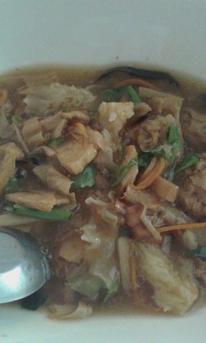 กระเพราะปลา at Raan Tang Lieng Soon in Sri Racha