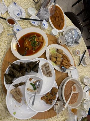 We were still on Dish #1, when all the other dishes on the set menu were served, and couldn't fit onto the turn table. It was ridiculous. We had to ask for the dessert to be packed at Tashi Delek in Seremban