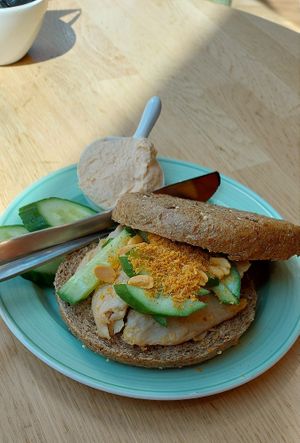 Whole wheat bagel with vegan 'chicken' and 'cream cheese' at Bagels & Beans - Spui in The Hague