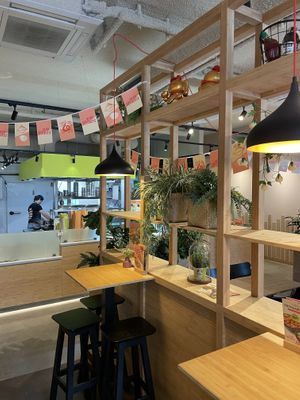   at Eazie - Stationsweg in Leiden