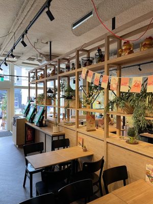   at Eazie - Stationsweg in Leiden