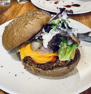 Hamburguesa la nueva at La Camelia Vegan Bar in Bilbao