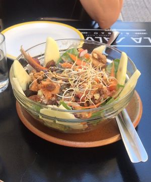 ensalada con aliño de tahini   at La Camelia Vegan Bar in Bilbao