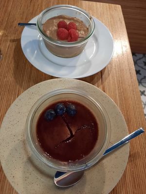 Chocolate mousse and cheesecake at La Camelia Vegan Bar in Bilbao