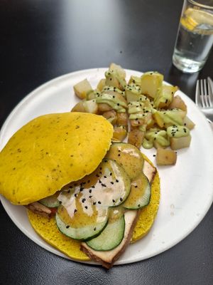 Pita with tofu at La Camelia Vegan Bar in Bilbao