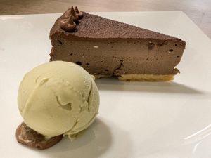 Pastel choco y helado de pistacho at La Camelia Vegan Bar in Bilbao