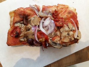 Vegan pizza at Sugo Pizza Al Taglio - Aert van Nesstraat in Rotterdam