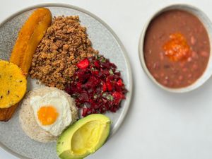 Frijolada at Boticasol in Armenia