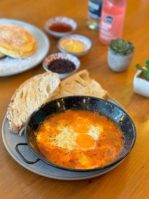 Huevos Shakshuka at Boticasol in Armenia