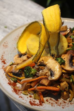  Salteado de verduras y setas at Boticasol in Armenia