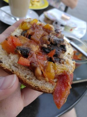Tomate, Paprika und Champignons aus der Pfanne (Antipasti vom Vegana) at Laib und Leben in Heidelberg
