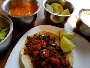 Taco de alambre at Vegan Pa' Cá' in Mexico City