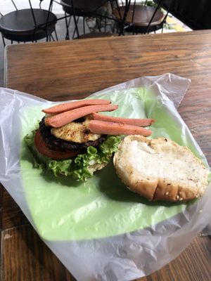 Vegan burger at Vegan Pa' Cá' in Mexico City