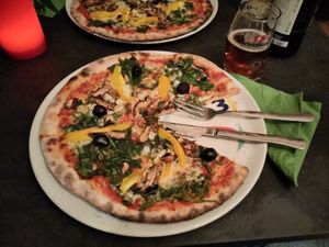 Pizza Valencia mit Vollkornteig, 33cm (vegan) ~13,50€ at Pizzeria Caravella in Mannheim
