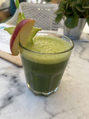 Juice with spinach and sellery: nice at FOAM in The Hague