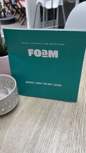 Kleiner Sitzplatz draussen   at FOAM in The Hague