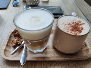 Latte Macchiatto and Chai Latte at FOAM in The Hague