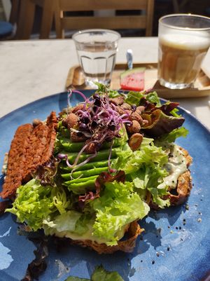 Avocado bread with extra tempeh bacon at FOAM in The Hague