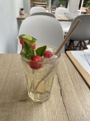 Homemade elderflower lemonade: very good  at FOAM in The Hague