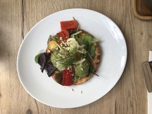 Pita with tomatoes and avocado at FOAM in The Hague