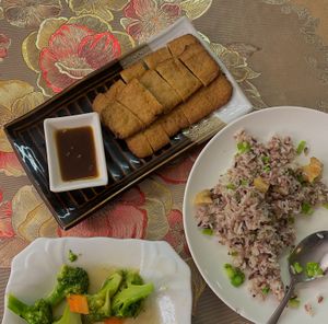 vegan eel at Fuyue Xianju Vegetarian Restaurant in Macau