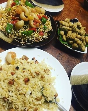 素鹹魚雞粒炒飯，濕炒鼓椒螺頭麵，炸蠔仔 at Fuyue Xianju Vegetarian Restaurant in Macau