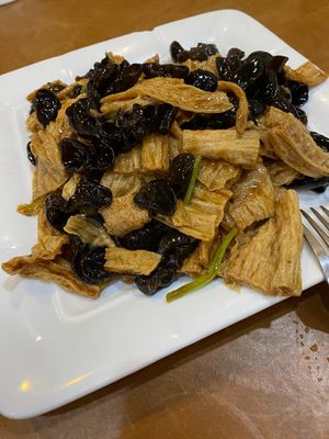  at Fuyue Xianju Vegetarian Restaurant in Macau