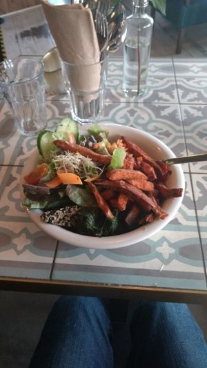 California Bowl at The Bowl - Warschauer Str in Berlin