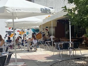 Ambiente interior de la terraza at Bar do Girassol in Amarante