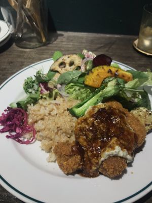 Soy chicken tatsuta plate ¥1,500 at Cori in Tokyo