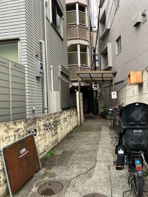 “Hidden entrance”  at Cori in Tokyo
