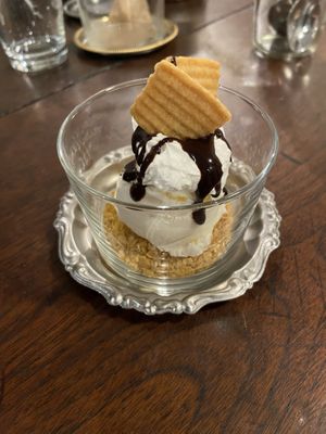 Ice cream sundae at Cori in Tokyo