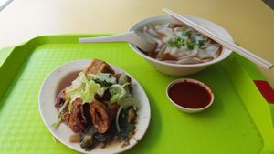Kway Chap at Tian Yi 天一素食 in Northeast Singapore