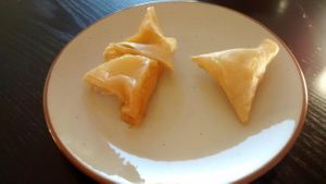 Vegan cheese samossas at Cuisine Veggie in Toulouse