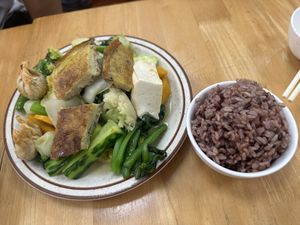 Healthy mixed veggies set meal   at Sunflower Vegetarian - Gira-sol in Macau