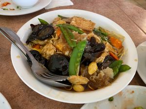 Deluxe Pan Fried Noodles at Veggie Lee in Hayward