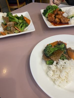 Yum 😋 Vegan Beef 🥦 and Vegan Orange Chick’n' #Veganuary at Veggie Lee in Hayward