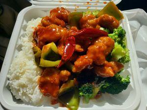 General Tso's Vegan Chicken🌶 at Veggie Lee in Hayward