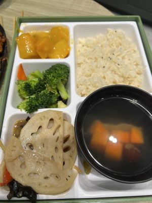 Bento set- super clean   at Greendot 绿一点 - Westgate in West Singapore
