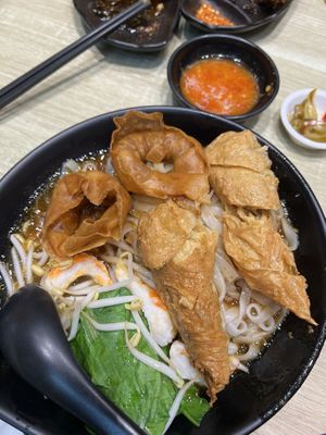 Ipoh hor fun! Quite flavourless broth but he fried items are good!   at Greendot 绿一点 - Westgate in West Singapore